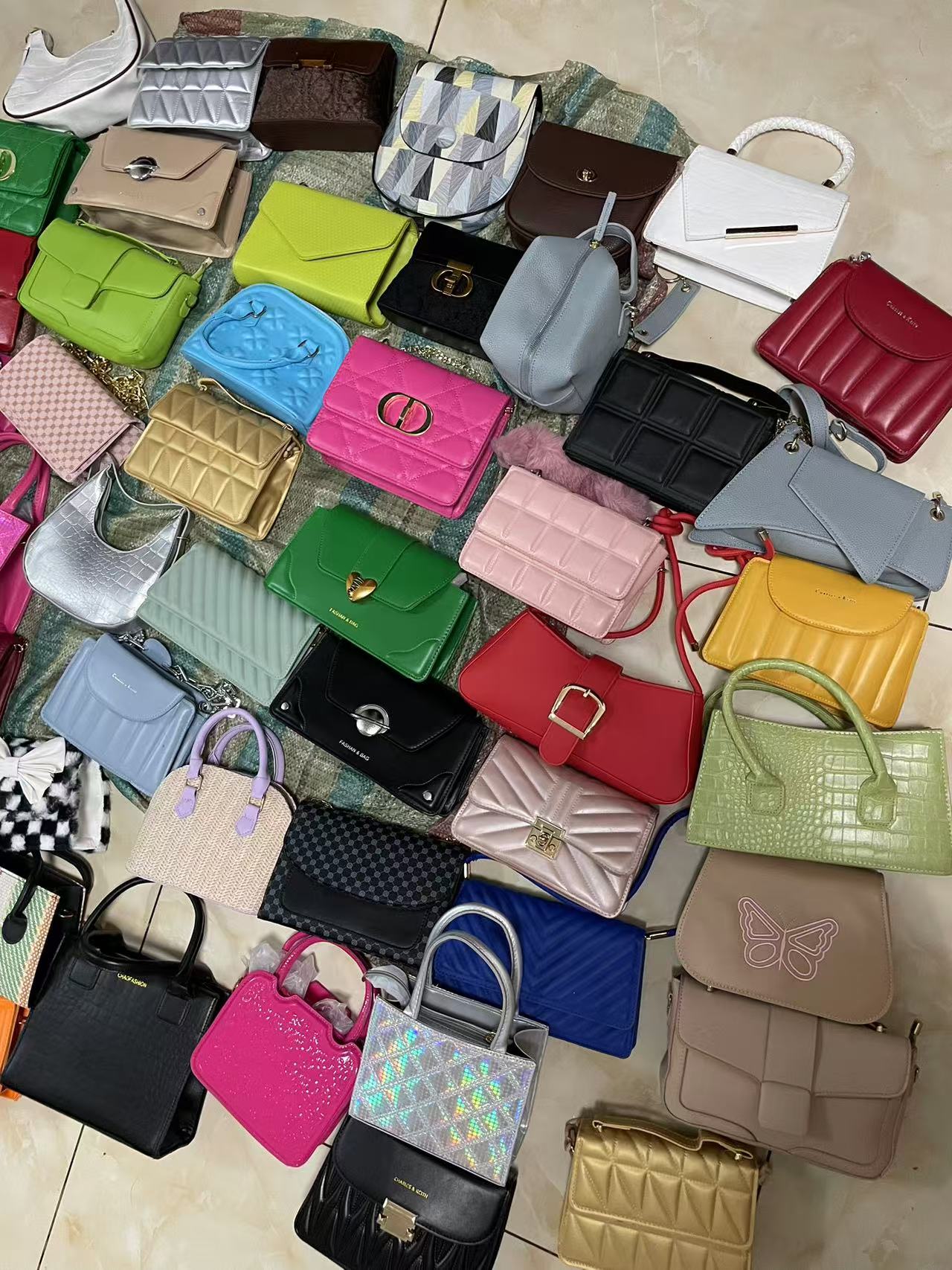 Mixed Style Women's Handbags（杂款女士手提包）