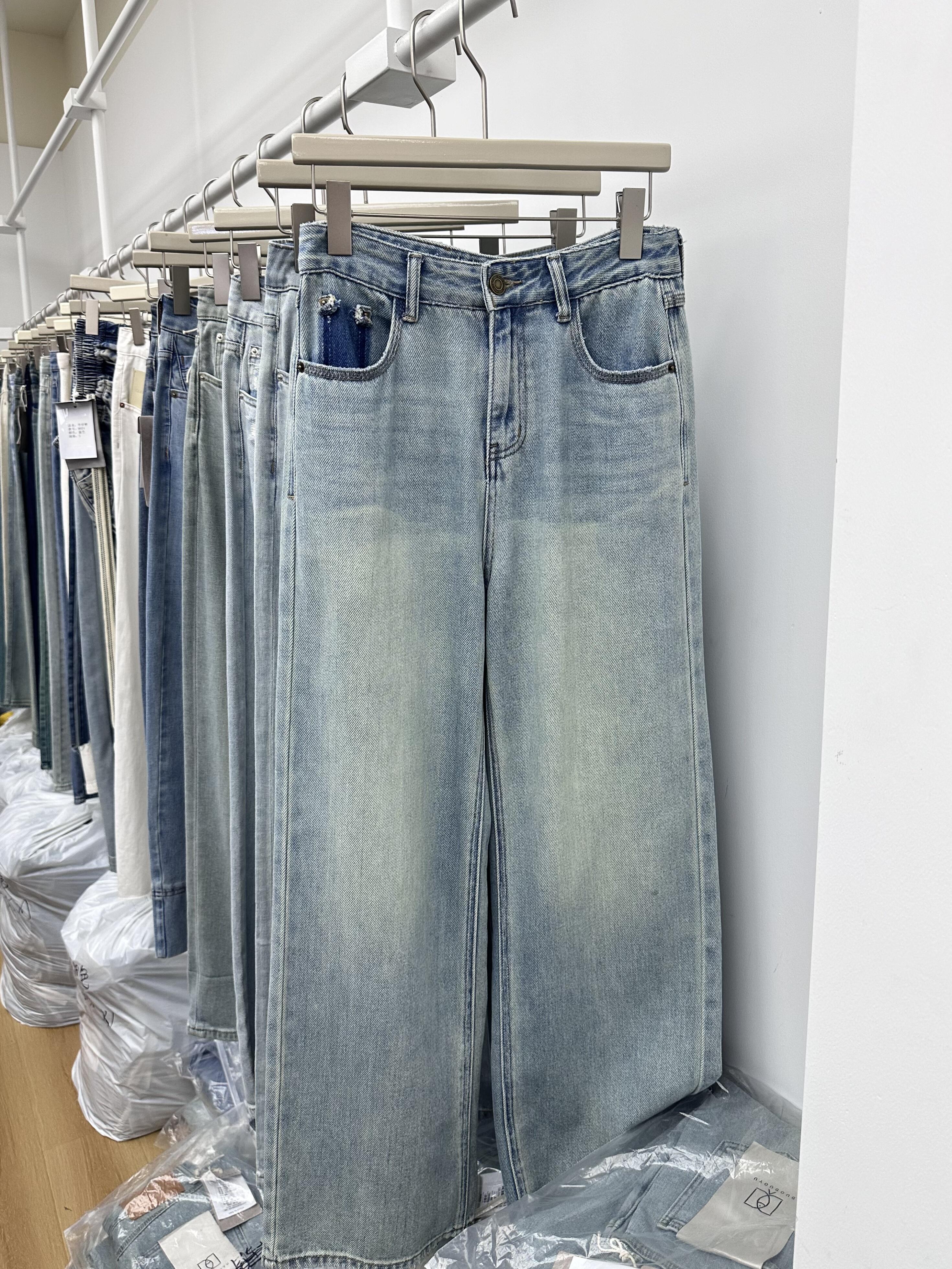 Mixed Men Women Casual Jeans（杂款男女休闲牛仔裤）